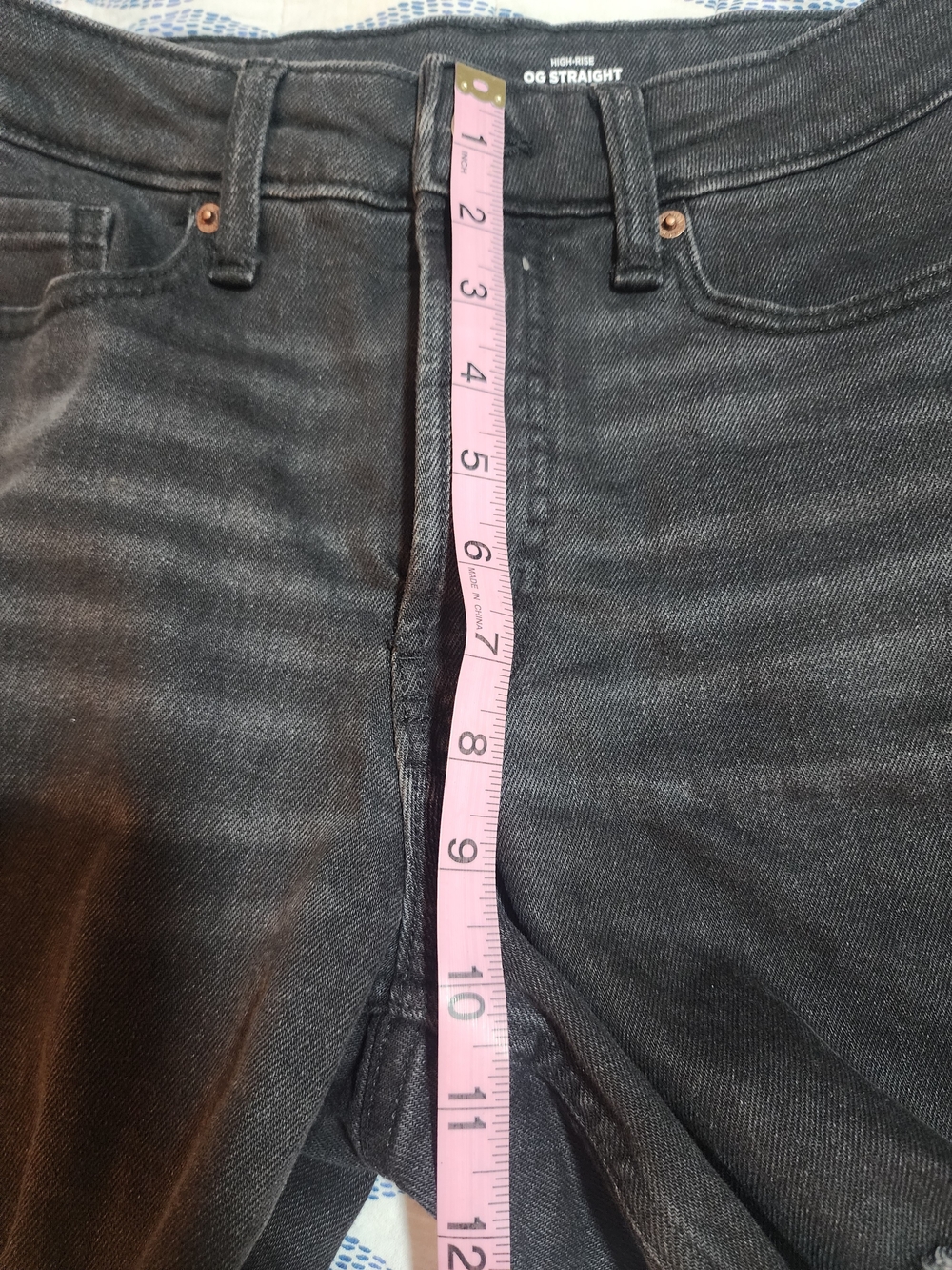 Old Navy Black Distressed High-Rise Jean Shorts - Picture 4 of 6